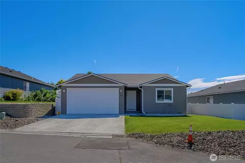 1133 S New Oak Ln, East Wenatchee, WA 98802