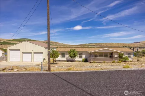 2251 Columbia Blvd, Bridgeport, WA 98813