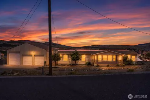 2251 Columbia Blvd, Bridgeport, WA 98813