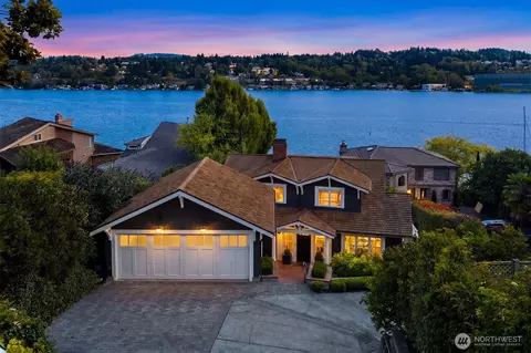 6952 96th Ave SE, Mercer Island, WA 98040
