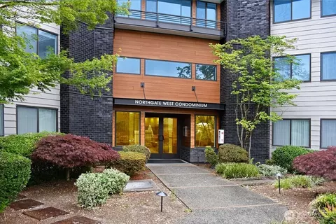 11300 1st Ave NE #321, Seattle, WA 98125