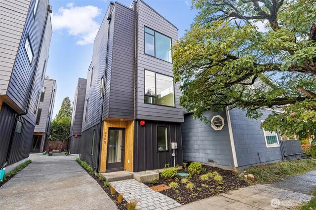 4105 25th Ave SW, Seattle, WA 98106