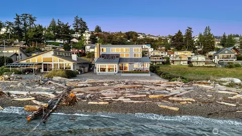 309 Seascape Dr, Camano Island, WA 98282