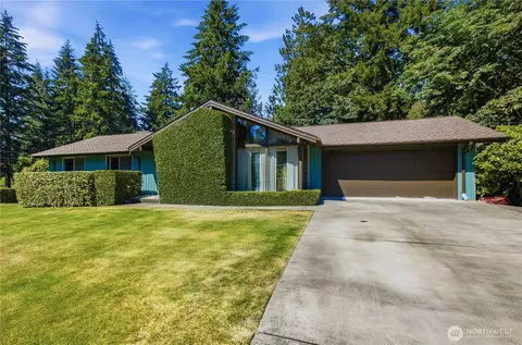 3221 57th St E, Tacoma, WA 98443