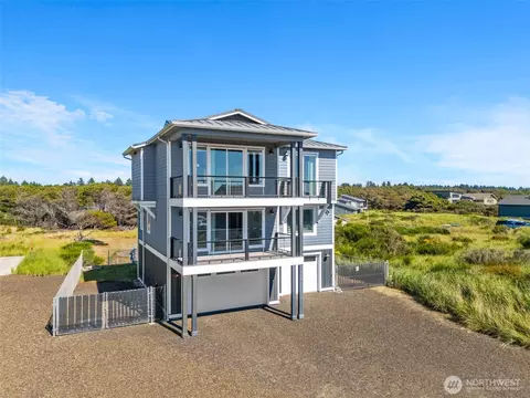 412 Dune Crest Dr, Westport, WA 98595
