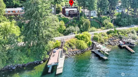 2305 E Lake Sammamish Pl SE, Sammamish, WA 98075