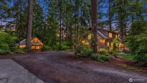 14732 NE Henderson Rd, Bainbridge Island, WA 98110