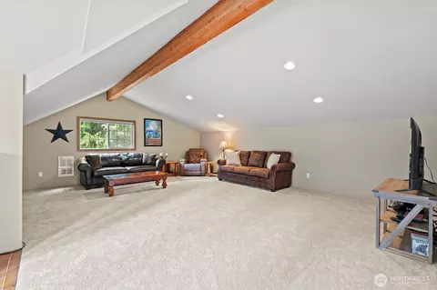 Living - 231 Winter Rd, Winlock, WA 98596 photo 5 of 5