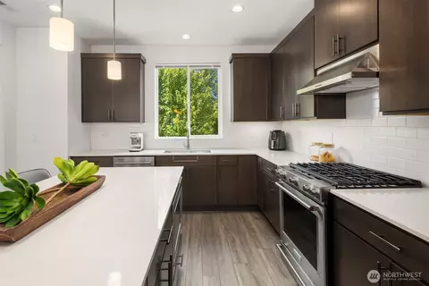 Kitchen - 21708 24th Ave SE #B, Bothell, WA 98021 photo 2 of 5