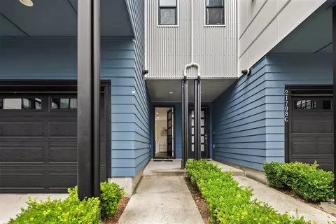 Exterior - 21708 24th Ave SE #B, Bothell, WA 98021 photo 4 of 5