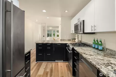 Kitchen - 314 25th Ave E, Seattle, WA 98112 photo 3 of 4