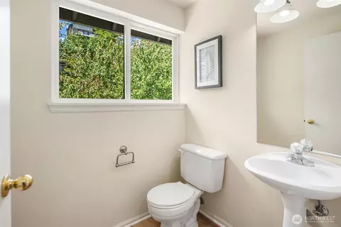 Bath - 314 25th Ave E, Seattle, WA 98112 photo 5 of 5