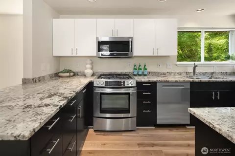 Kitchen - 314 25th Ave E, Seattle, WA 98112 photo 2 of 4