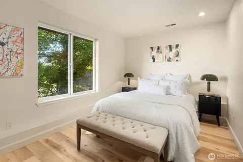 Bedroom - 314 25th Ave E, Seattle, WA 98112 photo 4 of 4