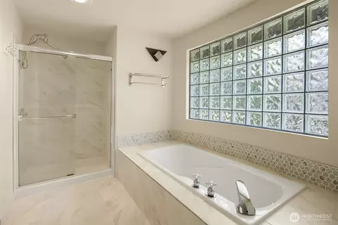 Bath - 314 25th Ave E, Seattle, WA 98112 photo 3 of 5