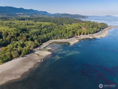 888 Farrington Rd, Port Angeles, WA 98363
