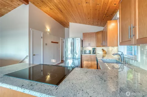 Kitchen - 78 Lodge Ln, Eastsound, WA 98245 photo 2 of 2