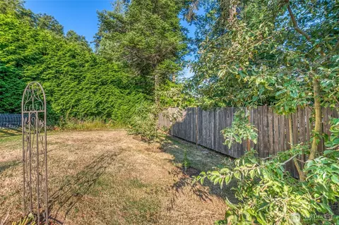 Exterior - 78 Lodge Ln, Eastsound, WA 98245 photo 10 of 12