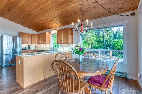 Dining - 78 Lodge Ln, Eastsound, WA 98245 photo 2 of 2