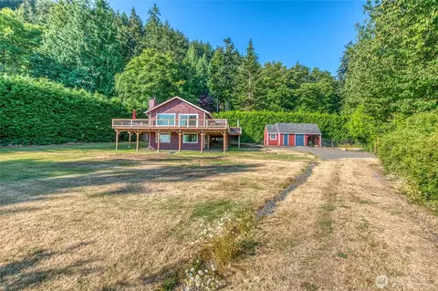 Exterior - 78 Lodge Ln, Eastsound, WA 98245 photo 3 of 12