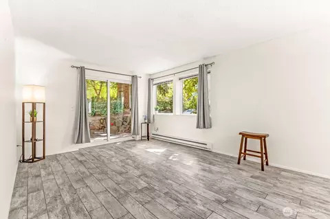 5912 California Ave SW #102, Seattle, WA 98136