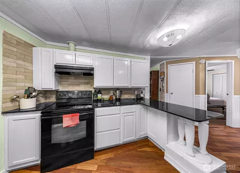 Kitchen - 46649 Baker Loop Rd, Concrete, WA 98237 photo 2 of 5