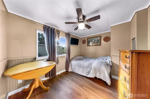 Bedroom - 46649 Baker Loop Rd, Concrete, WA 98237 photo 3 of 5
