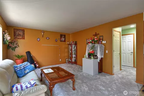 Living - 10523 7th Ave W, Everett, WA 98204 photo 2 of 3