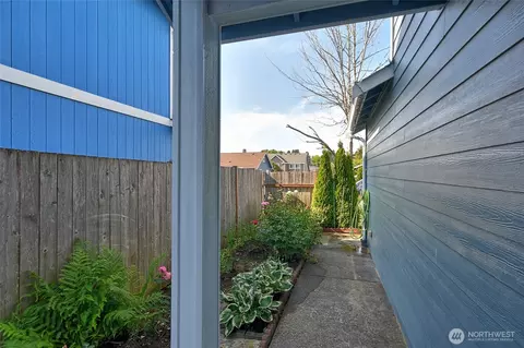 Exterior - 10523 7th Ave W, Everett, WA 98204 photo 3 of 6