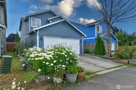 Exterior - 10523 7th Ave W, Everett, WA 98204 photo 1 of 6