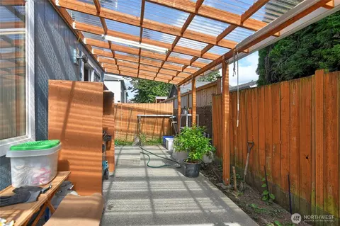Exterior - 10523 7th Ave W, Everett, WA 98204 photo 6 of 6