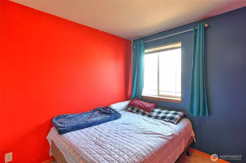 Bedroom - 10523 7th Ave W, Everett, WA 98204 photo 4 of 4