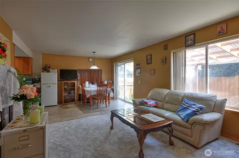 Living - 10523 7th Ave W, Everett, WA 98204 photo 3 of 3