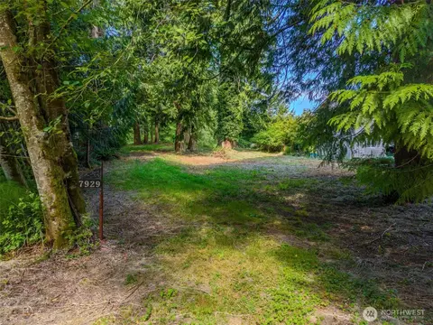 7929 S Lake Ketchum Rd, Stanwood, WA 98292