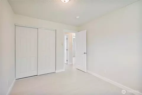 Bedroom - 1703 33rd Ave, Longview, WA 98632 photo 7 of 9