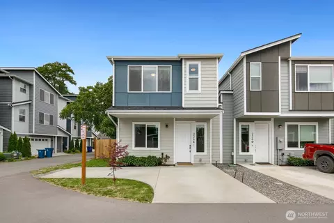 226 N Madison St #E, Monroe, WA 98272