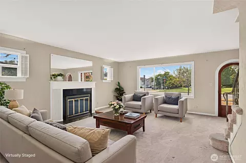 Living - 1831 Rucker Ave, Everett, WA 98201 photo 3 of 6