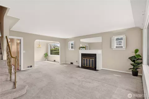 Living - 1831 Rucker Ave, Everett, WA 98201 photo 2 of 6