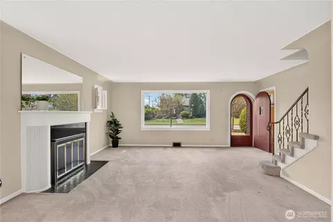 Living - 1831 Rucker Ave, Everett, WA 98201 photo 4 of 6