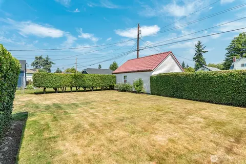 Exterior - 1831 Rucker Ave, Everett, WA 98201 photo 4 of 5