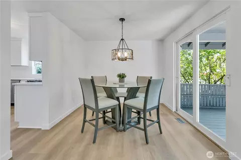 Dining - 101 Jewell St, Enumclaw, WA 98022 photo 1 of 1