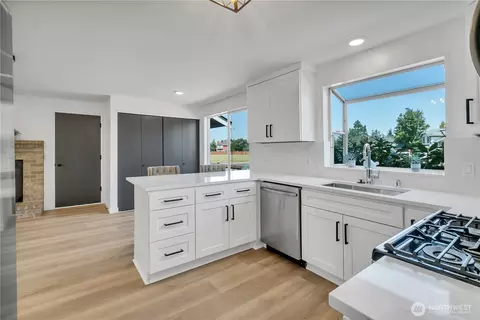 Kitchen - 101 Jewell St, Enumclaw, WA 98022 photo 1 of 3