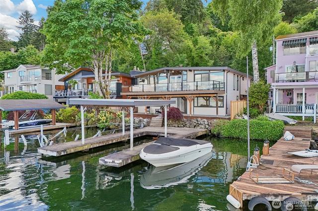 12582 Riviera Pl NE, Seattle, WA 98125
