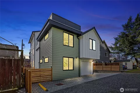 516 N 102nd St, Seattle, WA 98133