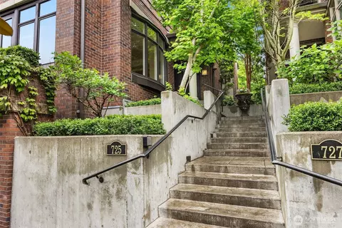Exterior - 725 Harvard Ave E, Seattle, WA 98102 photo 3 of 5
