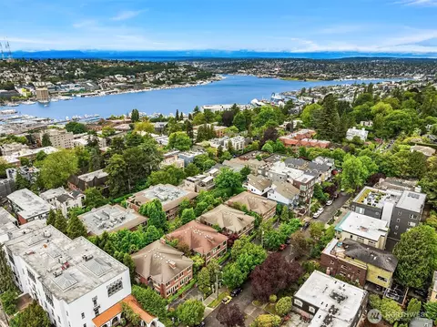 View/Area - 725 Harvard Ave E, Seattle, WA 98102 photo 3 of 4