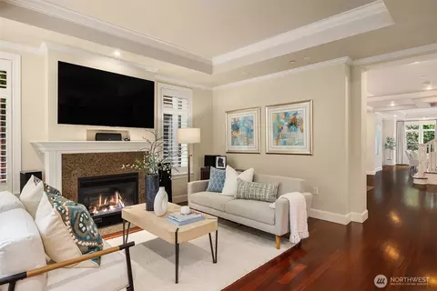 Living - 725 Harvard Ave E, Seattle, WA 98102 photo 5 of 5