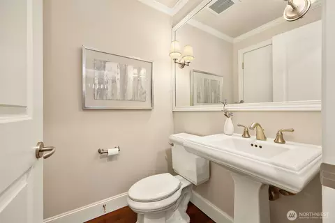 Bath - 725 Harvard Ave E, Seattle, WA 98102 photo 1 of 5