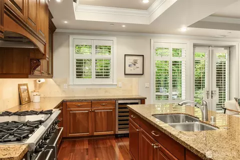 Kitchen - 725 Harvard Ave E, Seattle, WA 98102 photo 3 of 4