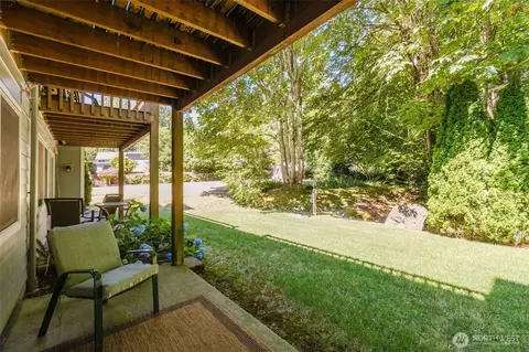 2969 SE Mile Hill Dr #E2, Port Orchard, WA 98366